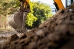 Comment choisir les bons engins de chantier pour vos travaux d'extérieur
